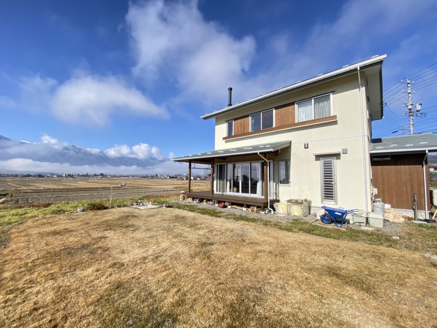 北アルプスの絶景を活かした移住家族のこだわりの家