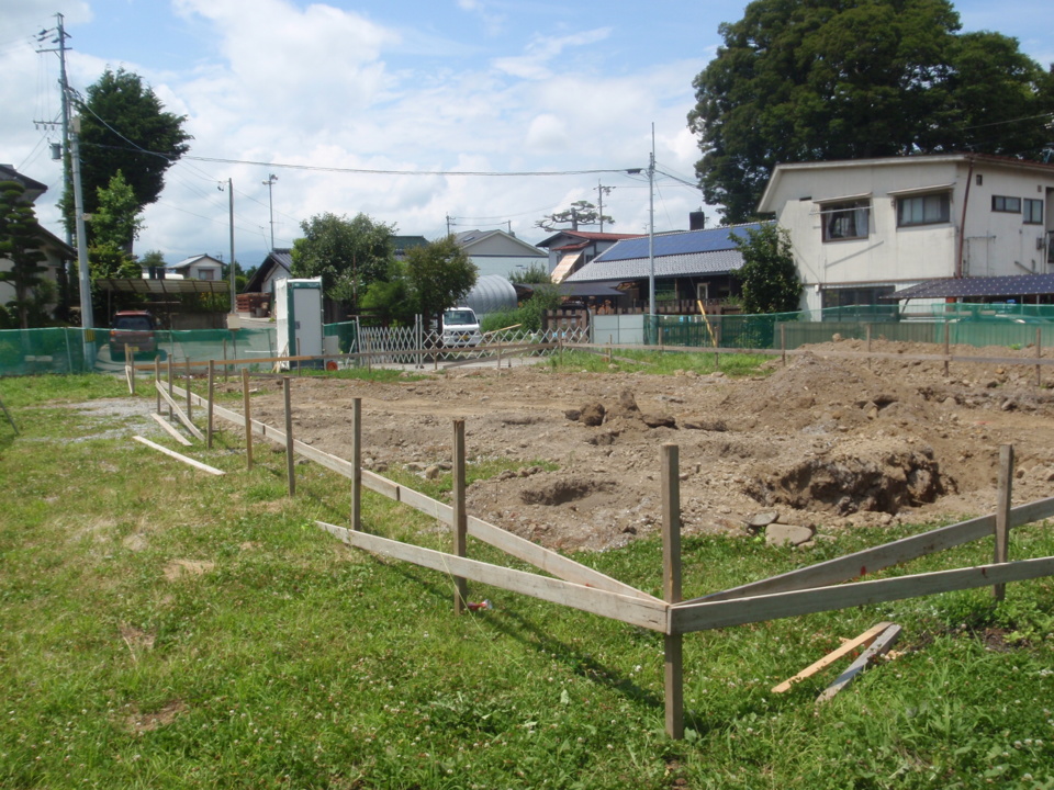 基礎工事　丁張り