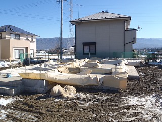 基礎工事中