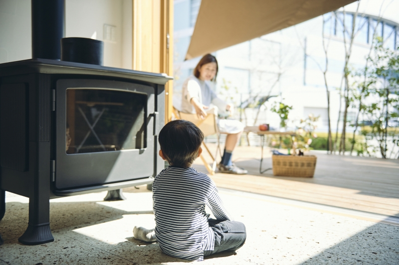 子どもの遊び場になる土間