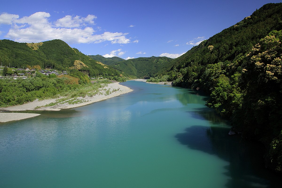 箕輪町を流れる天竜川