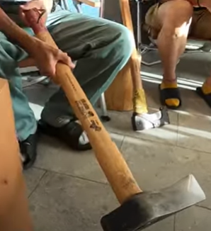 薪の斧