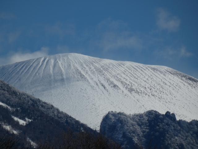 浅間山の冠雪