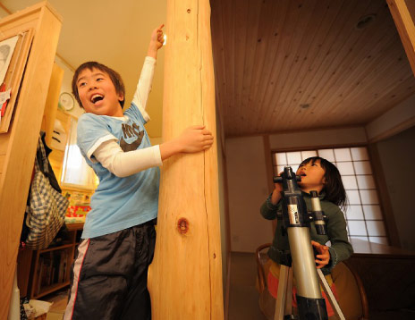 家族で選んだ木が、家の柱になるということ